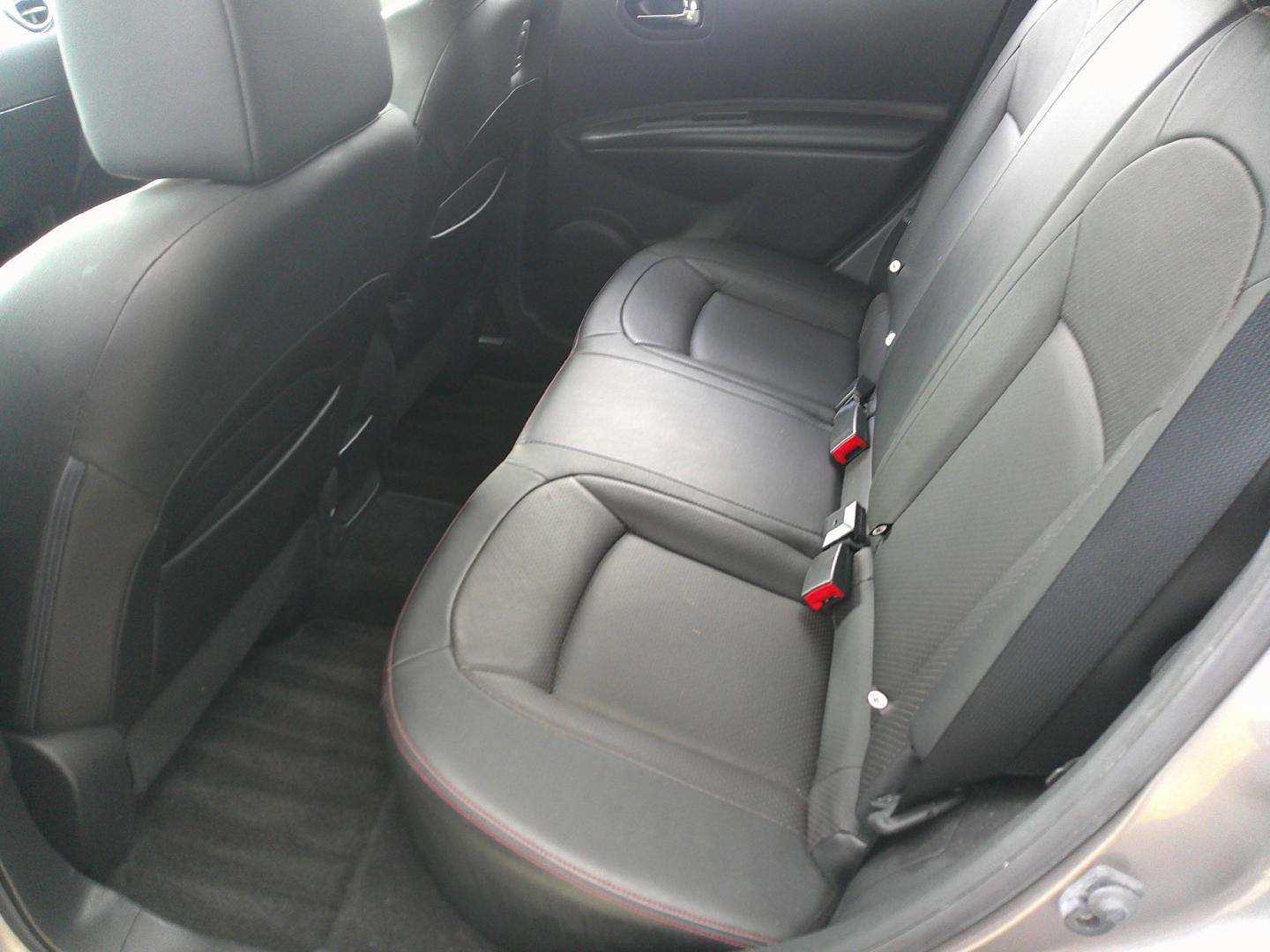 2013 GRAY NISSAN ROGUE S; SL; SV (JN8AS5MT0DW) , located at 1200 Cassat Avenue, Jacksonville, FL, 32205, (904) 695-1885, 30.302404, -81.731033 - Photo#4
